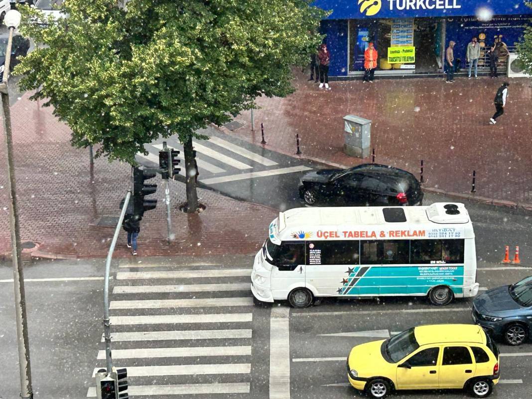 Konya'da sağanak yağış etkili oluyor! 6